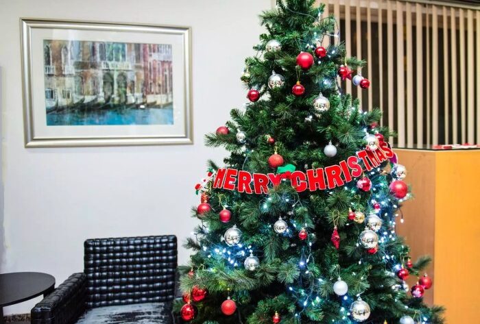 Where to start decorating a christmas tree