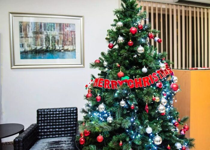 Where to start decorating a christmas tree