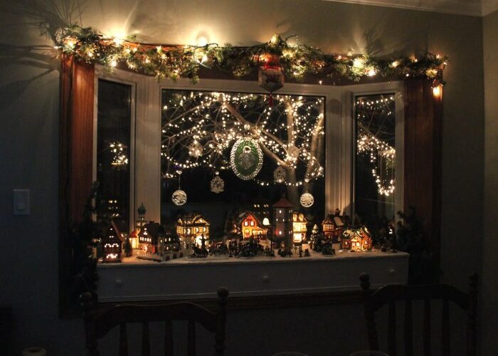 How to decorate your windows for christmas