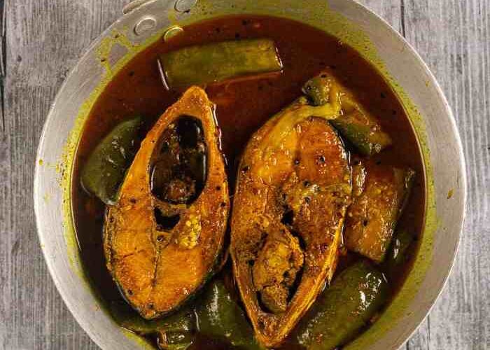 How to cook hilsa fish curry bengali style