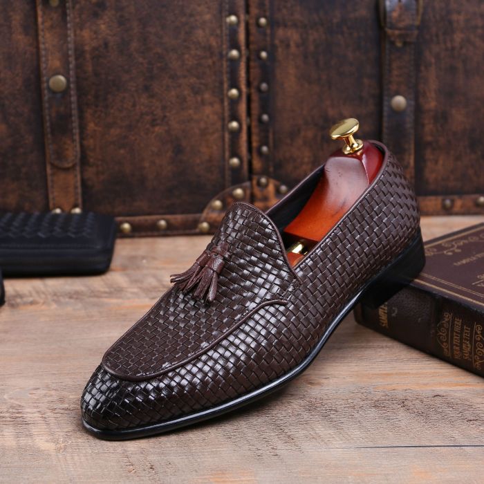 Shoes men italian leather fashion dress mens genuine oxford sales male designer wedding online carved flats larger cheap